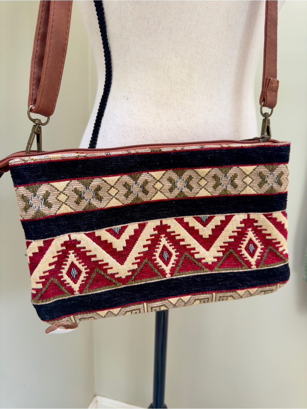 Southwest style Tapestry Crossbody Bag - Red & Cream